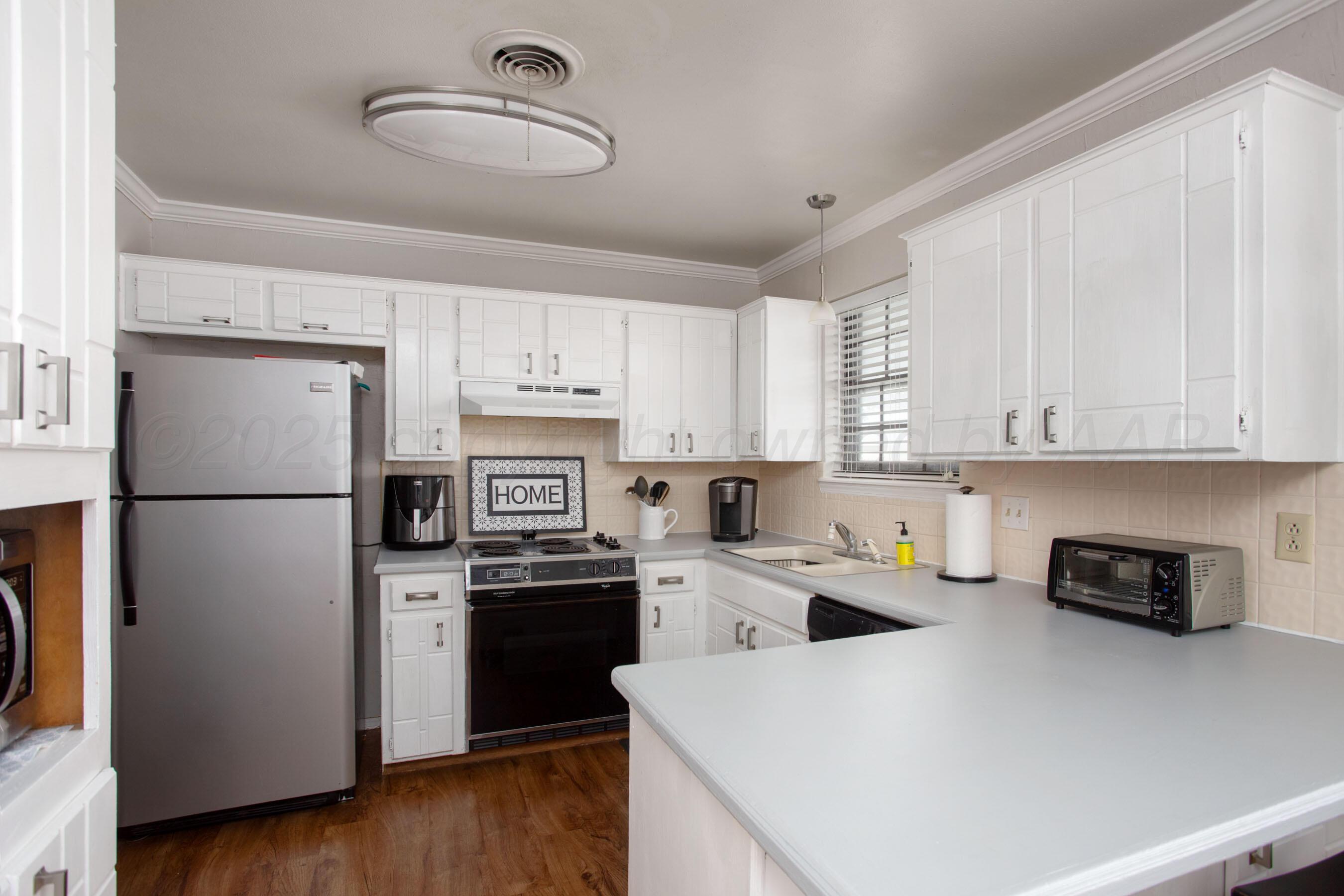 5701 Durrett Place Amarillo, TX 79109 - Photo 10 of 26 5