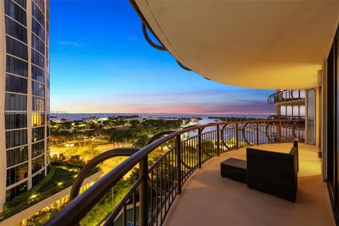 $1,750,000 | 2843 South Bayshore Drive, Unit 11F, Miami, FL 33133