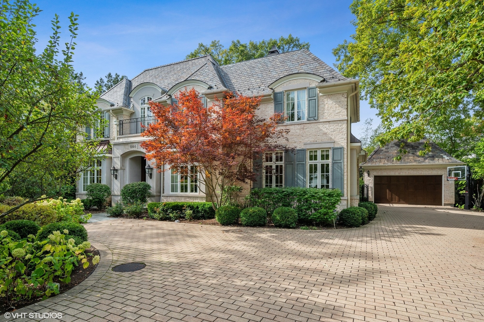 1044 Oak Ridge Drive Glencoe, IL 60022 - Photo 2 of 31