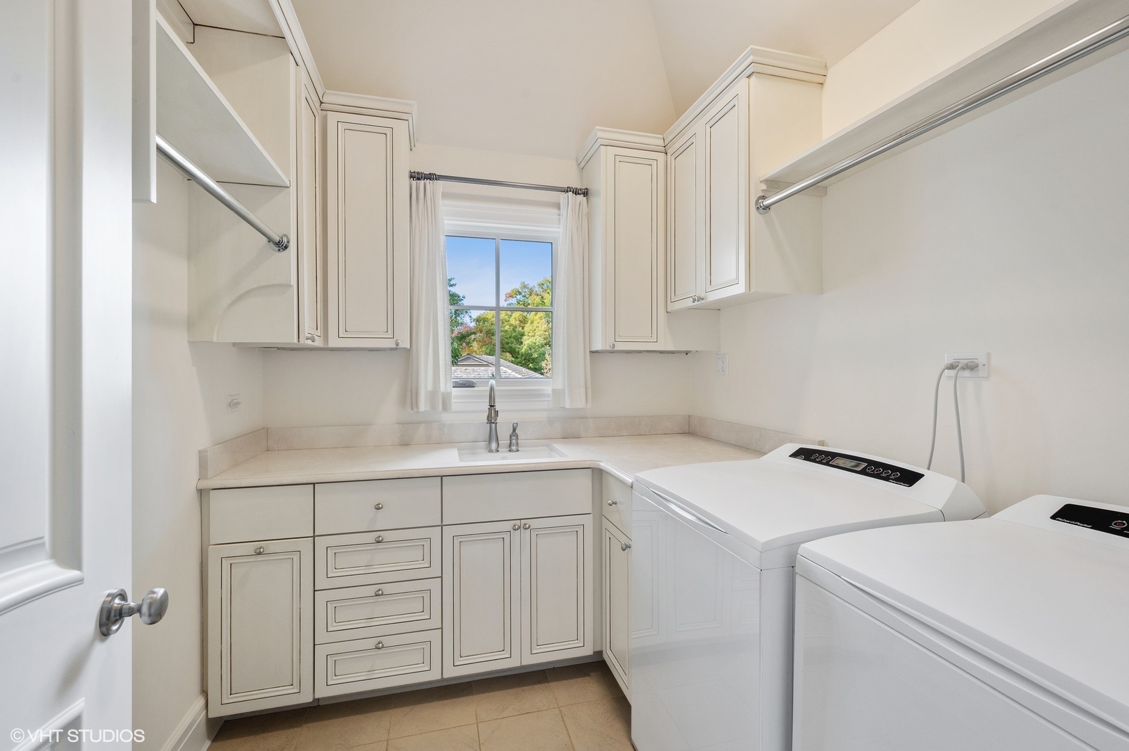 1044 Oak Ridge Drive Glencoe, IL 60022 - Photo 18 of 31