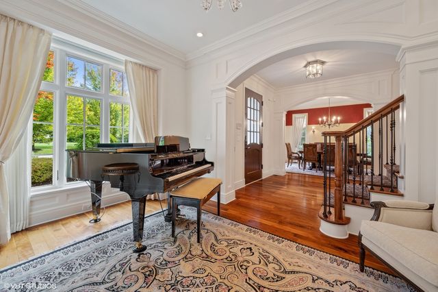 $1,600,000 | 1044 Oak Ridge Drive, Glencoe, IL 60022