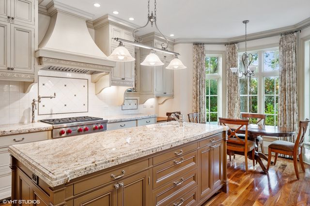 $1,600,000 | 1044 Oak Ridge Drive, Glencoe, IL 60022