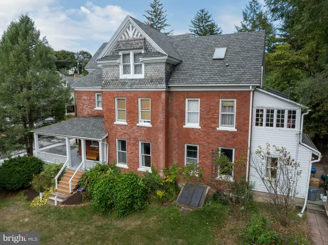 front view of house with a yard