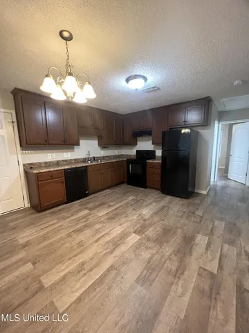 $1,125 | 4 Ivy Cove, Unit B, McHenry, MS 39561