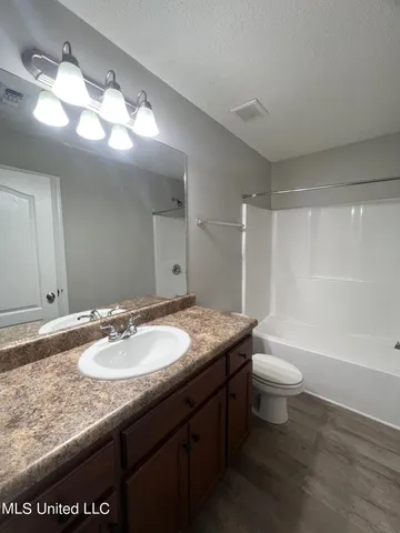 $1,125 | 4 Ivy Cove, Unit B, McHenry, MS 39561