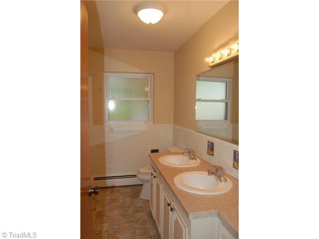 520 Cliff Road Asheboro, NC 27203 - Photo 13 of 16 Bath. Hall Bath - Double Vanity