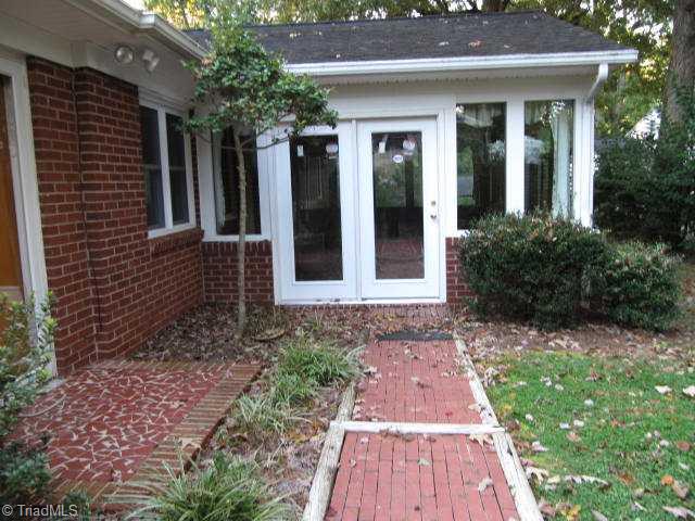 520 Cliff Road Asheboro, NC 27203 - Photo 15 of 16 Exterior Back.