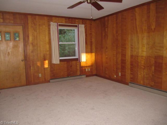 520 Cliff Road Asheboro, NC 27203 - Photo 7 of 16 Den/Family/Great Room.