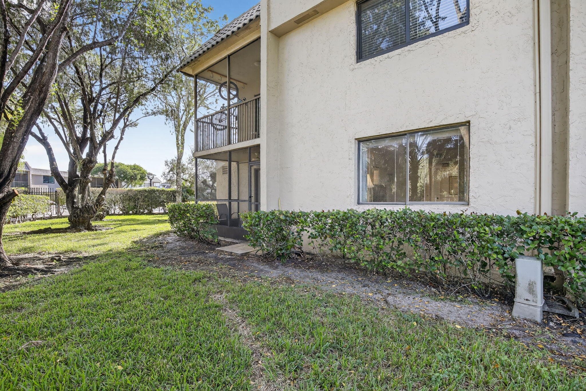 380 Racquet Club Road, Unit 106 Weston, FL 33326 - Photo 38 of 40 39-web-or-mls-_A7A6200