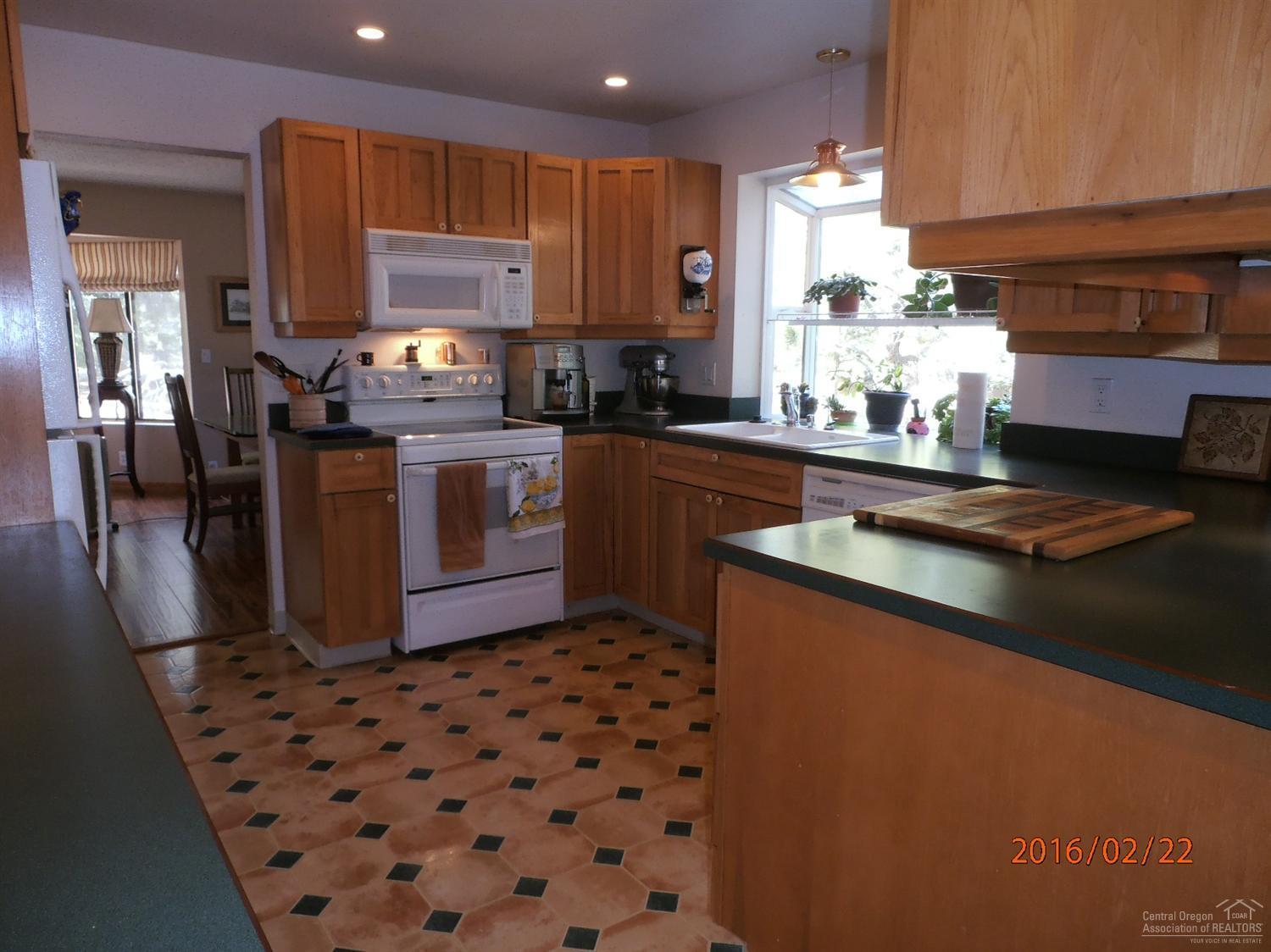 60330 East Ridgeview Drive Bend, OR 97702 - Photo 8 of 25 Additional Photo