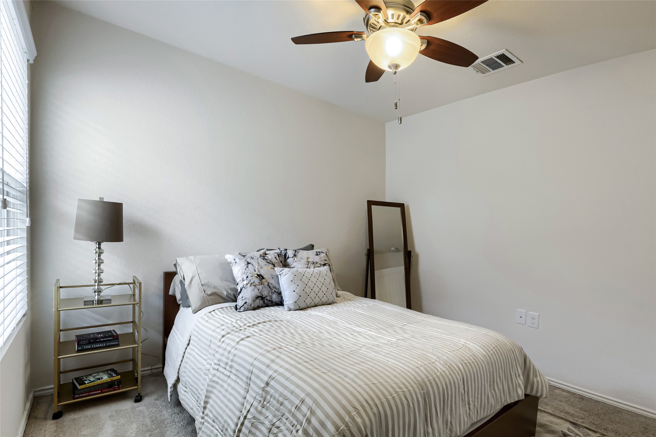 7216 Razors Edge Drive Austin, TX 78744 - Photo 14 of 36