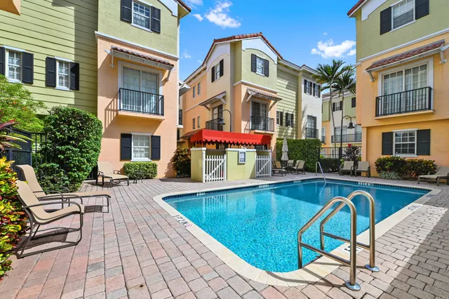 $895,000 | 150 Northeast 6th Avenue, Unit E, Delray Beach, FL 33483