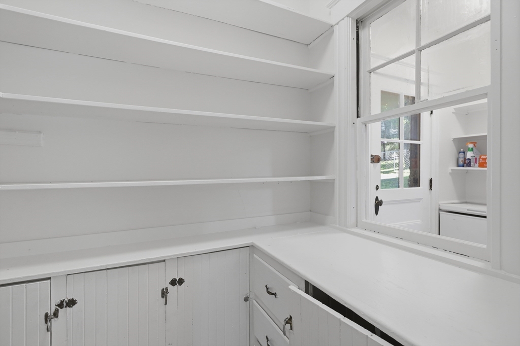 76 Grant Street Gardner, MA 01440 - Photo 11 of 27