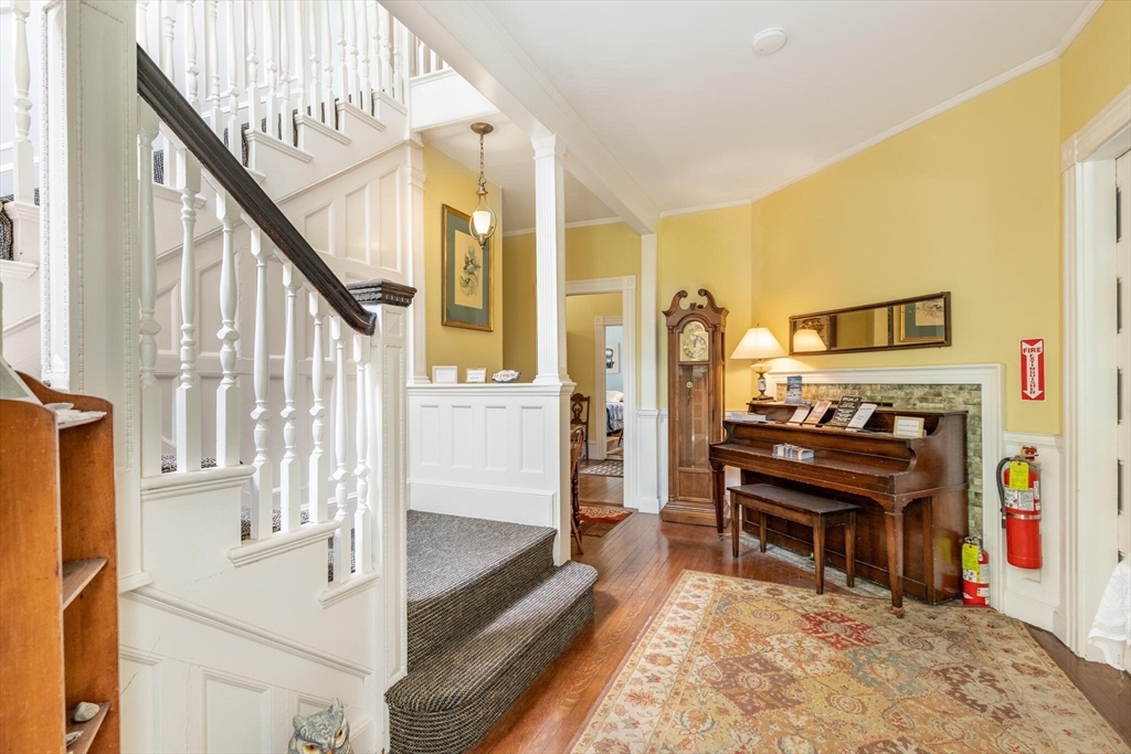 28 Eastern Point Road Gloucester, MA 01930 - Photo 9 of 38