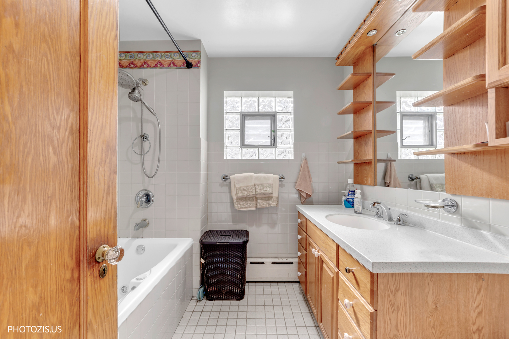 2457 North Nordica Avenue Chicago, IL 60707 - Photo 5 of 28