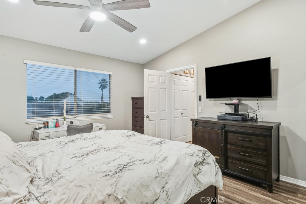 877 North Quince Avenue Rialto, CA 92376 - Photo 15 of 22