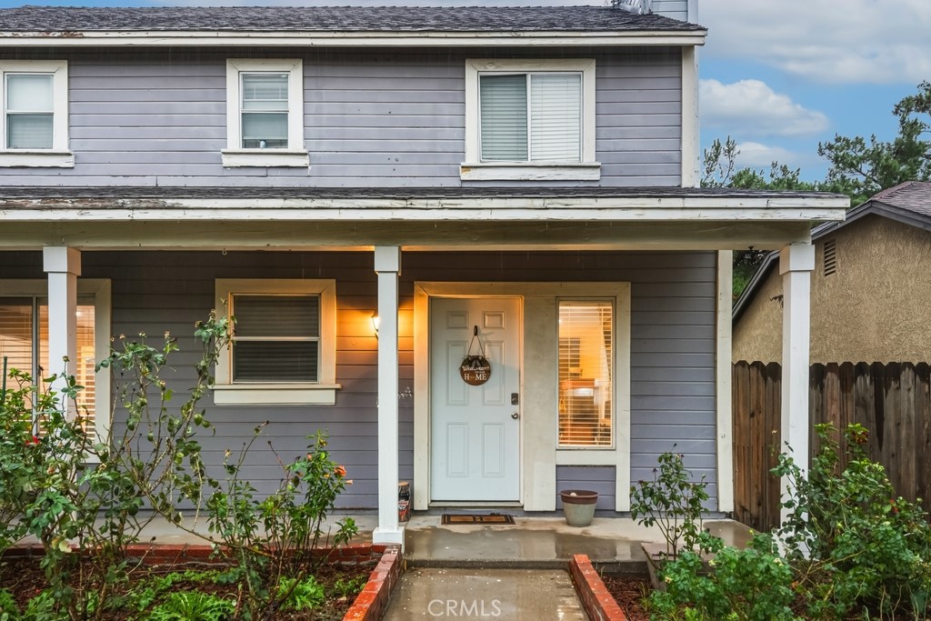 877 North Quince Avenue Rialto, CA 92376 - Photo 2 of 22