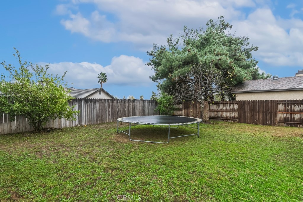 877 North Quince Avenue Rialto, CA 92376 - Photo 21 of 22