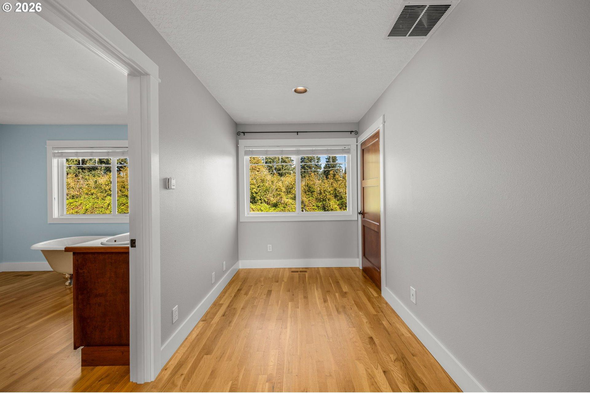 13528 Northeast Denbrook Road Aurora, OR 97002 - Photo 25 of 40 Gallery Image 25