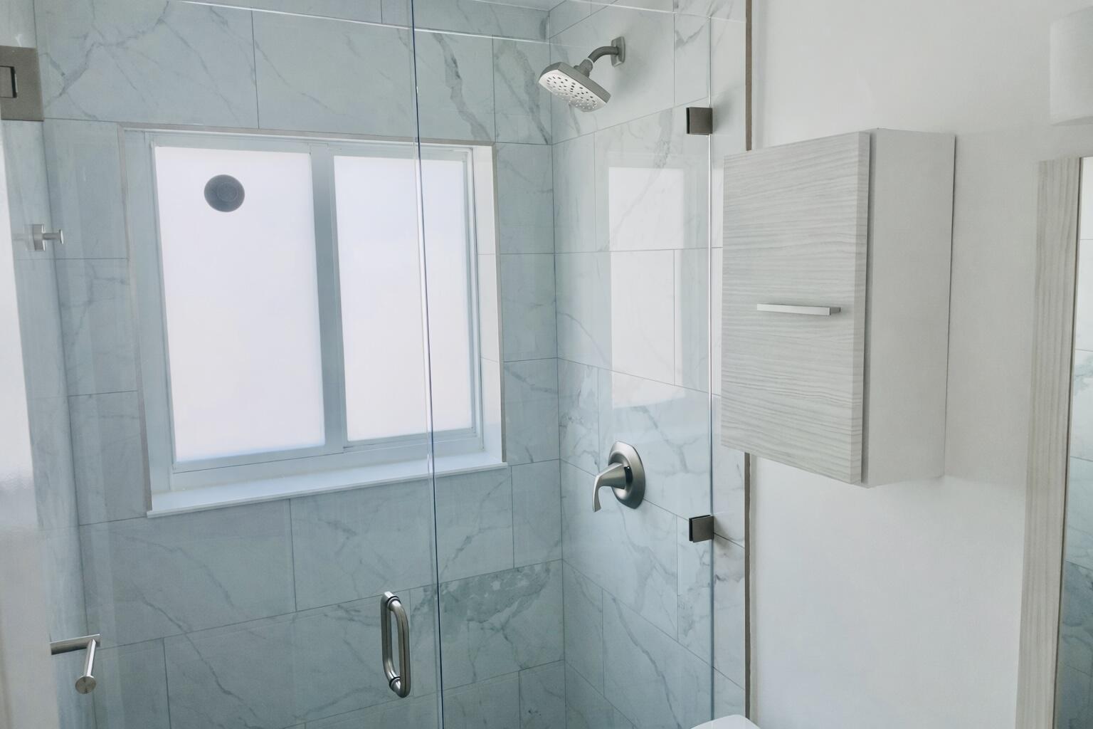 2100 Northeast 38th Street, Unit 142 Lighthouse Point, FL 33064 - Photo 12 of 42 2nd Bedroom Bathroon