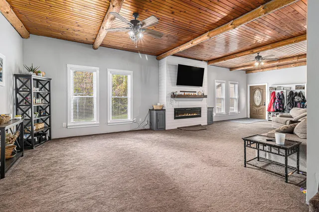 $385,000 | 11291 Warner Avenue, Grant, MI 49327