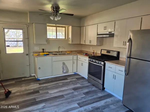 $2,295 | 1423 East Virginia Avenue, Phoenix, AZ 85006