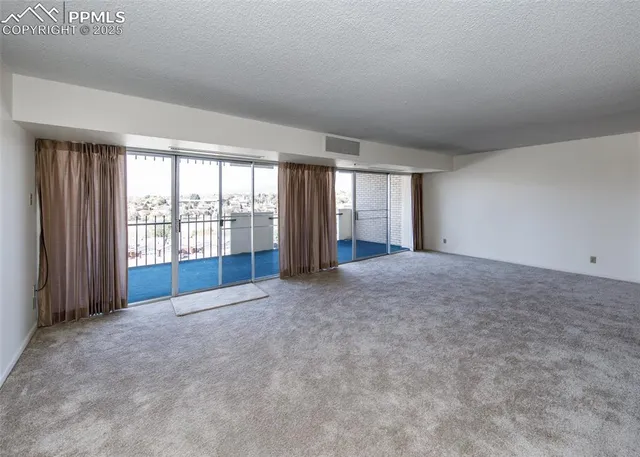 $160,000 | 411 Lakewood Circle, Unit A706, Colorado Springs, CO 80910