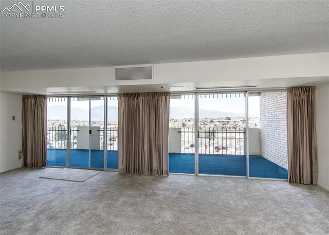 $160,000 | 411 Lakewood Circle, Unit A706, Colorado Springs, CO 80910