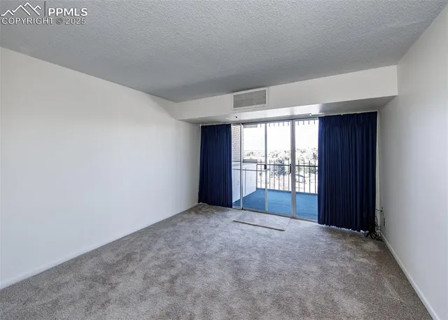 $160,000 | 411 Lakewood Circle, Unit A706, Colorado Springs, CO 80910