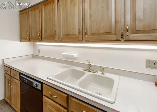 $160,000 | 411 Lakewood Circle, Unit A706, Colorado Springs, CO 80910