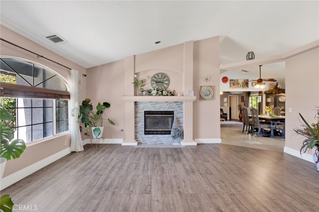 15274 Rodeo Street Hesperia, CA 92345 - Photo 7 of 67
