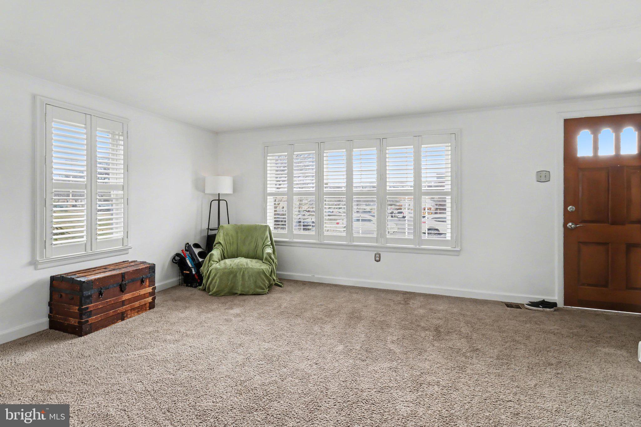 609 North Franklin Street Pottstown, PA 19464 - Photo 10 of 41 a room with furniture and a window