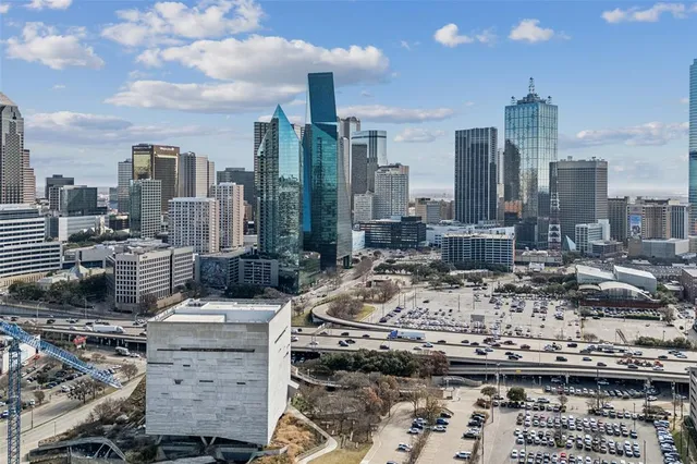 $889,900 | 2408 Victory Park Lane, Unit 838, Dallas, TX 75219