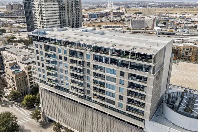 $889,900 | 2408 Victory Park Lane, Unit 838, Dallas, TX 75219