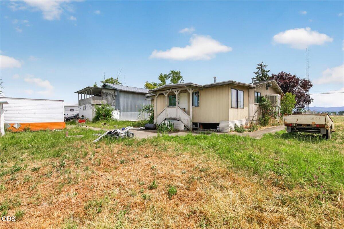 1745 East Gregory Road Central Point, OR 97502 - Photo 7 of 19
