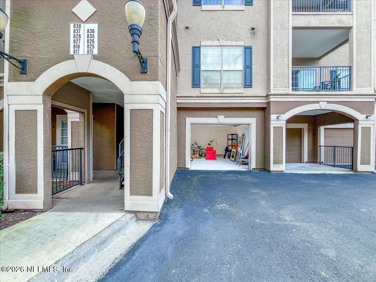 10961 Burnt Mill Road, Unit 828 Jacksonville, FL 32256 - Photo 21 of 28 Entry/Garage
