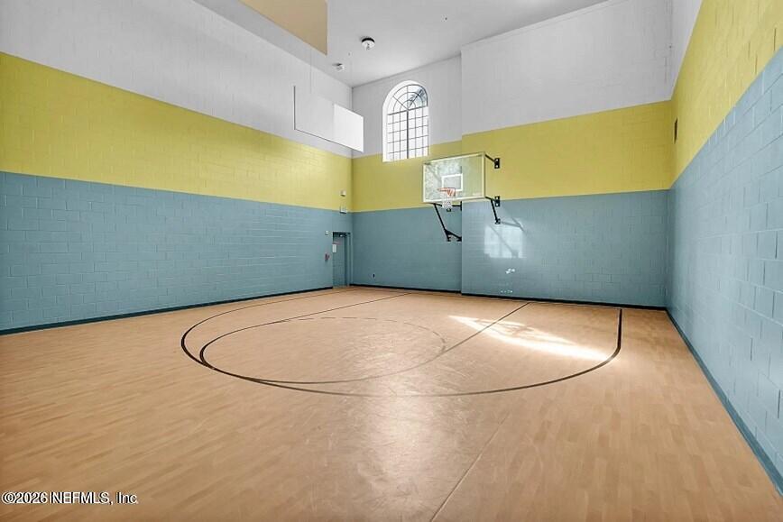 10961 Burnt Mill Road, Unit 828 Jacksonville, FL 32256 - Photo 27 of 28 Indoor Basketball