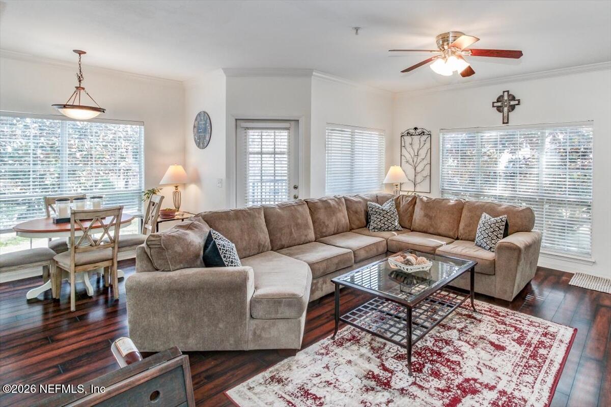 10961 Burnt Mill Road, Unit 828 Jacksonville, FL 32256 - Photo 4 of 28 Living