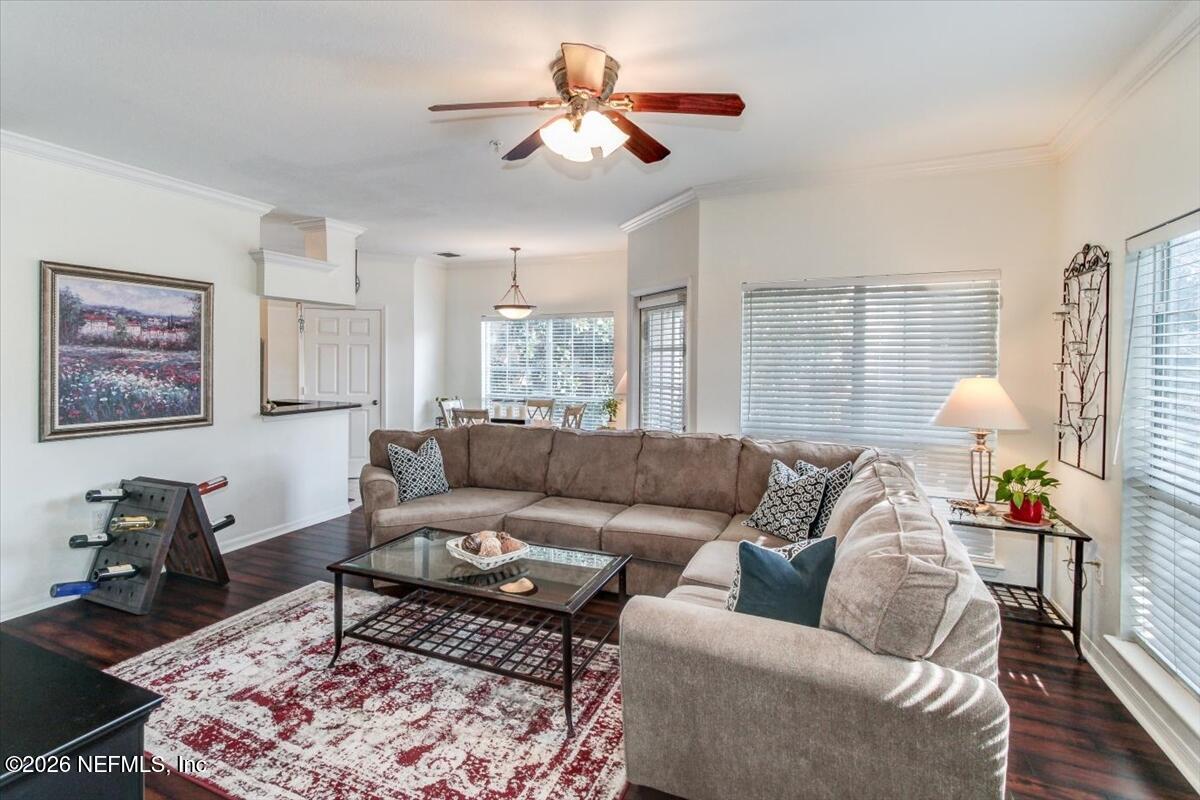 10961 Burnt Mill Road, Unit 828 Jacksonville, FL 32256 - Photo 5 of 28 Living