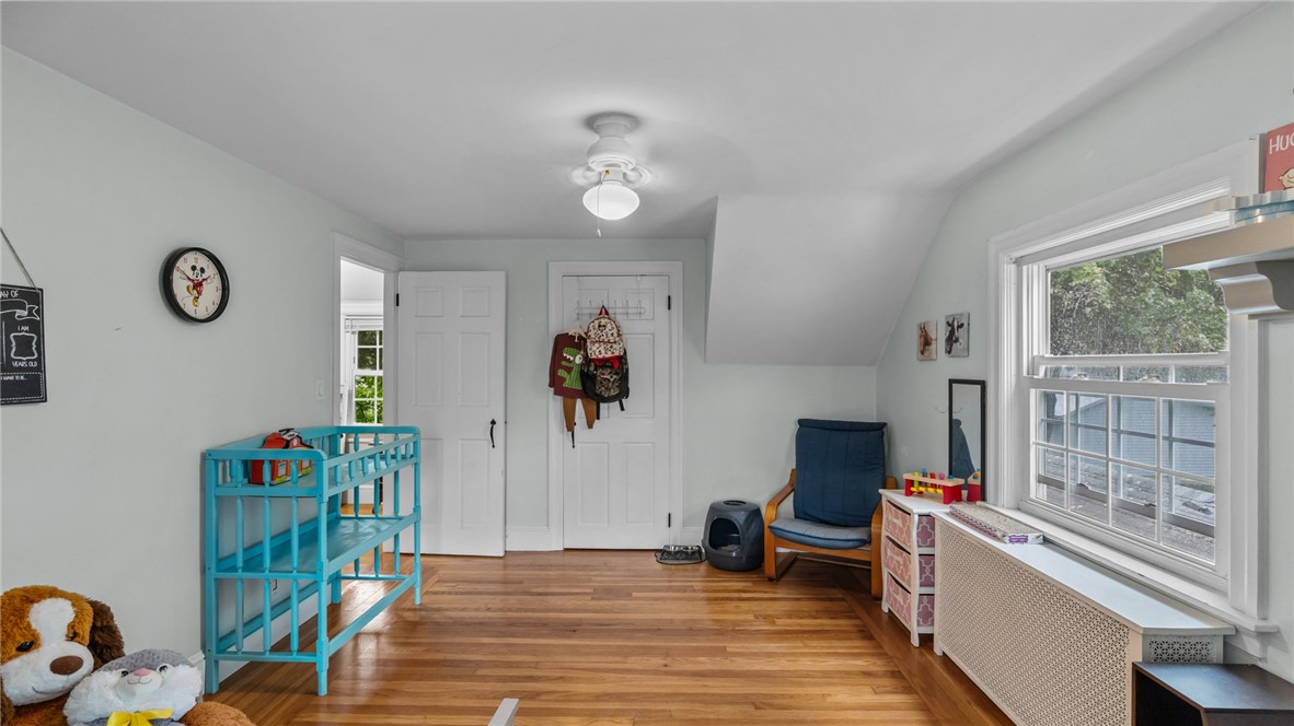 55 Massasoit Avenue Barrington, RI 02806 - Photo 12 of 24