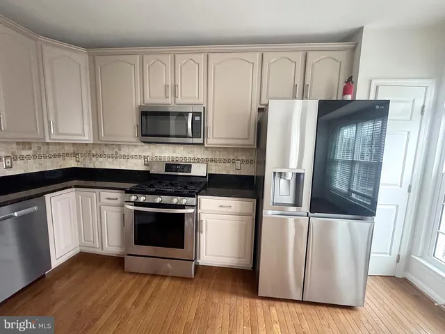 $3,350 | 43511 Evian Lane, Chantilly, VA 20152