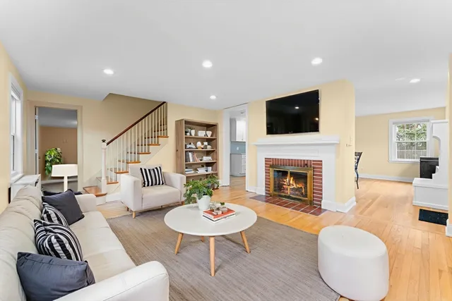 $3,800 | 20 Brae Road, Quincy, MA 02169