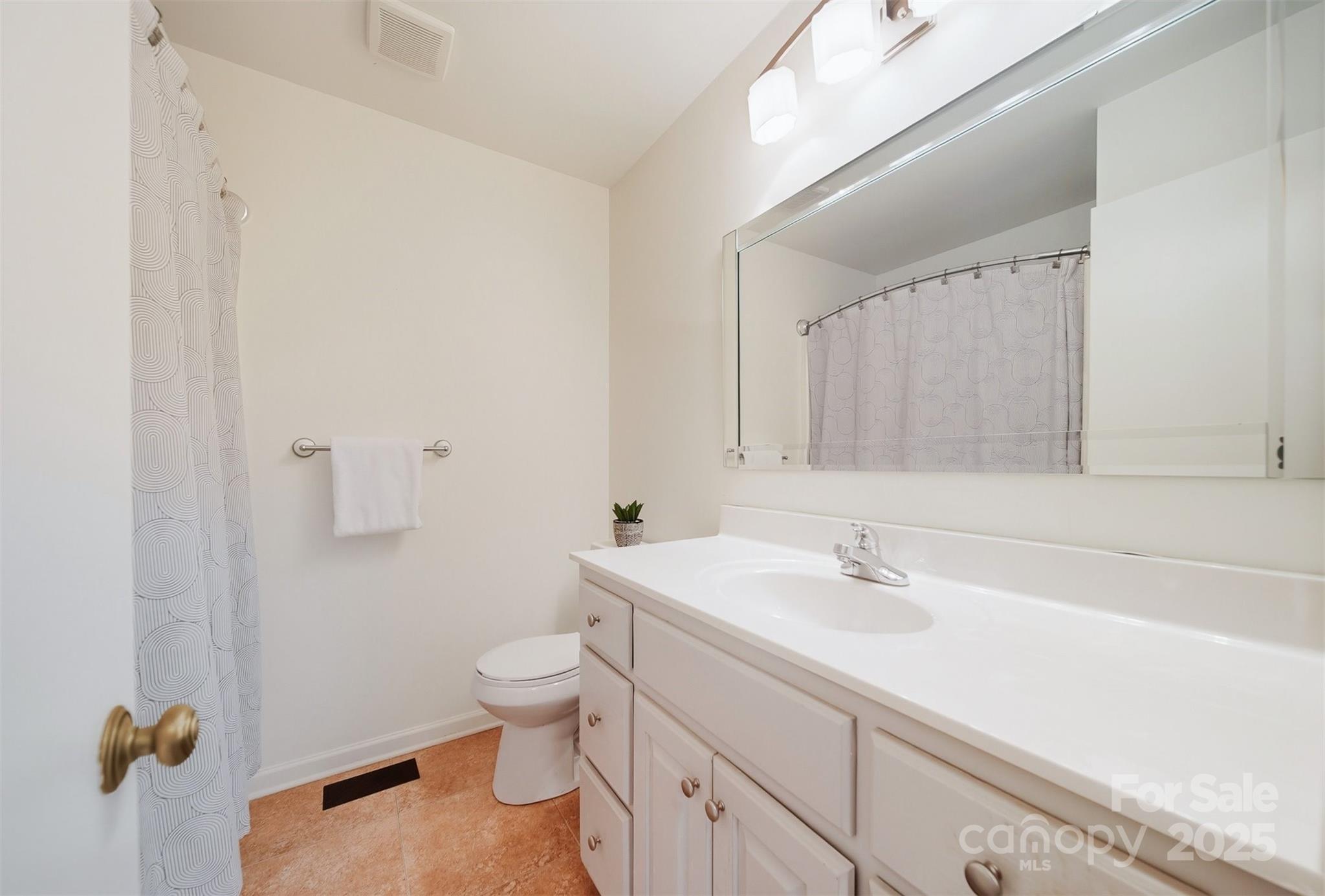 5647 Valley Field Road Southeast Hickory, NC 28602 - Photo 20 of 28 Gallery Image 20