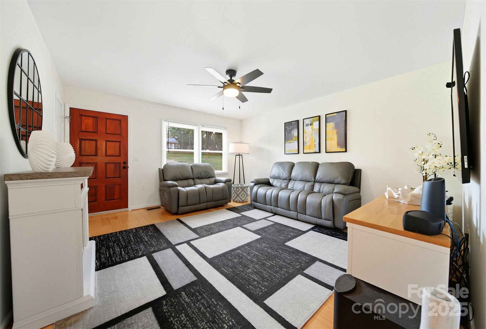 5647 Valley Field Road Southeast Hickory, NC 28602 - Photo 3 of 28 Gallery Image 3