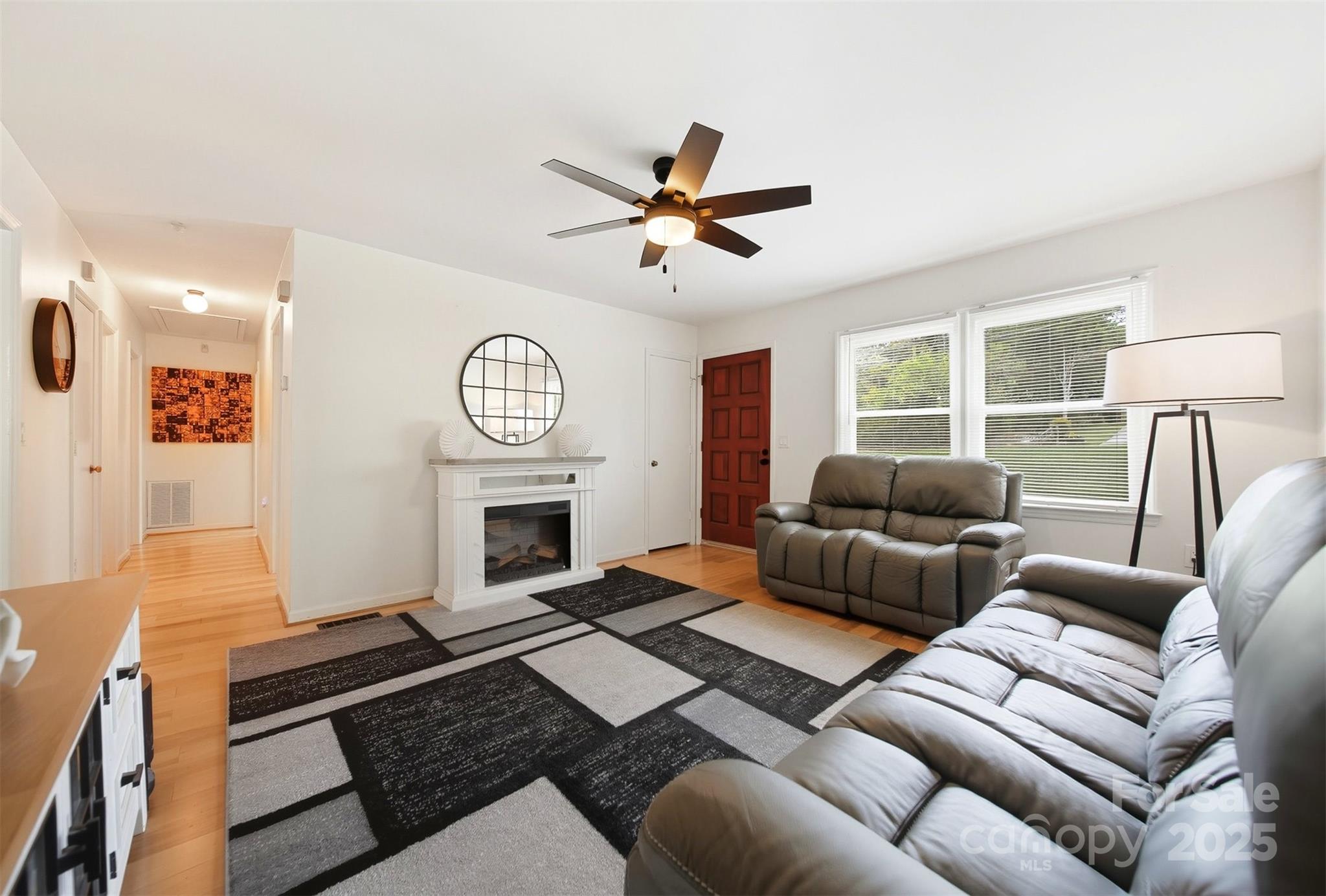 5647 Valley Field Road Southeast Hickory, NC 28602 - Photo 4 of 28 Gallery Image 4