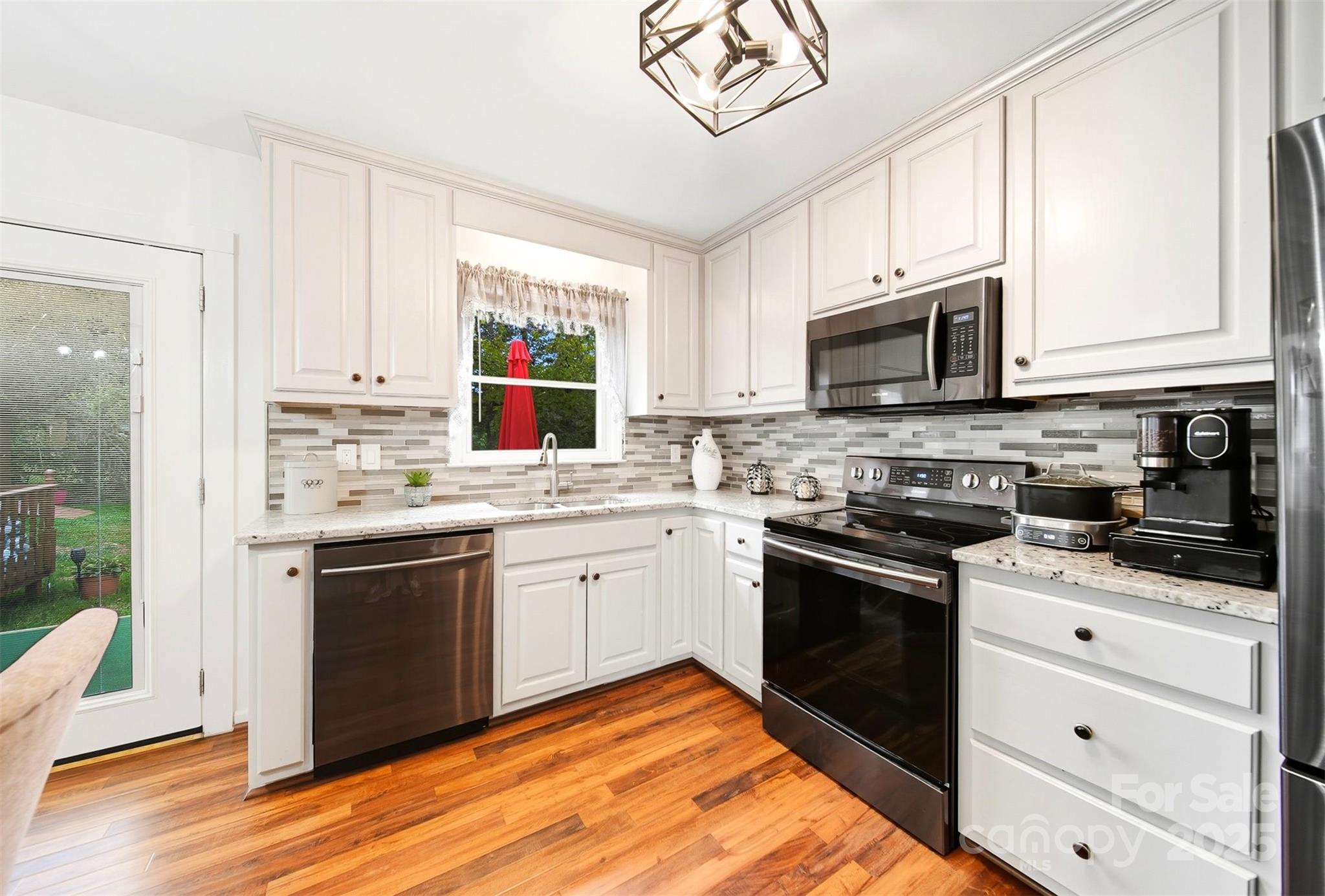 5647 Valley Field Road Southeast Hickory, NC 28602 - Photo 10 of 28 Gallery Image 10