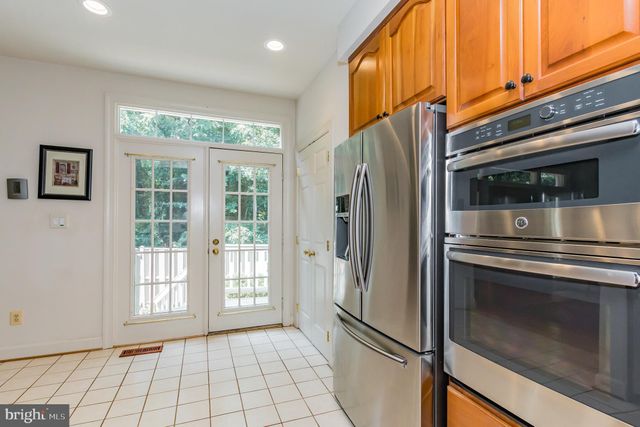 $800,000 | 8550 Westown Way, Vienna, VA 22182