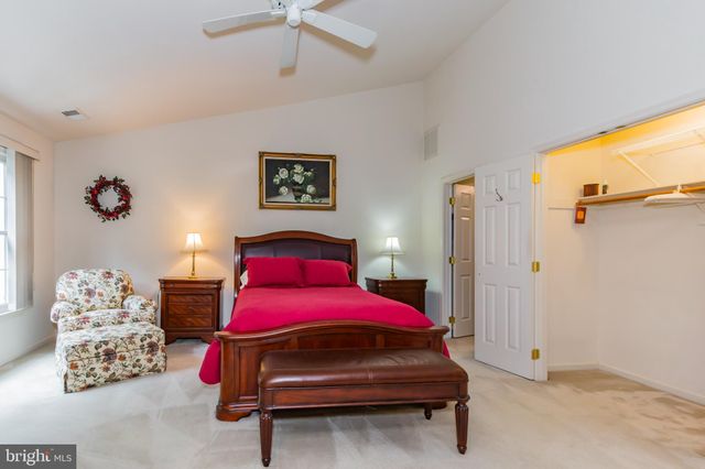 $800,000 | 8550 Westown Way, Vienna, VA 22182