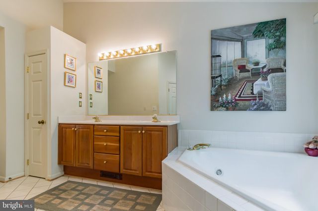 $800,000 | 8550 Westown Way, Vienna, VA 22182