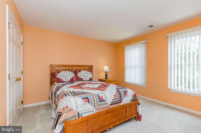 $800,000 | 8550 Westown Way, Vienna, VA 22182